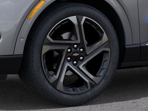 New 2025 Chevrolet Equinox EV LT w/ Convenience Package II FWD image 9