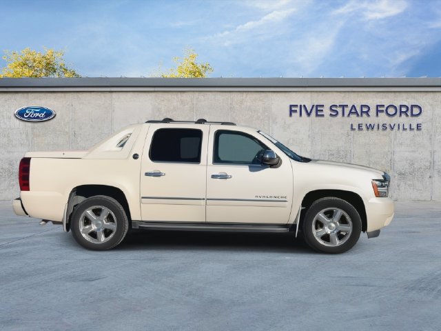 Used 2012 Chevrolet Avalanche LTZ AWD/4WD image 9