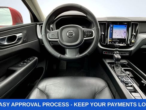 Used 2021 Volvo XC60 T5 Momentum w/ Premium Package AWD/4WD image 10