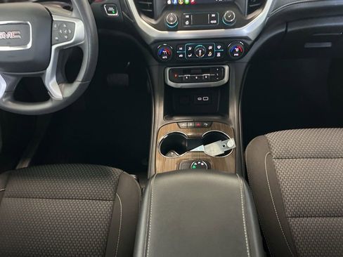 Used 2023 GMC Acadia SLE AWD/4WD image 10
