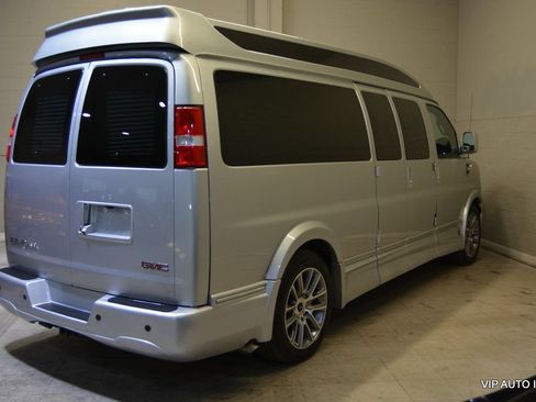 Used 2020 GMC Savana 2500 Extended w/ Enhanced Convenience Package RWD image 4