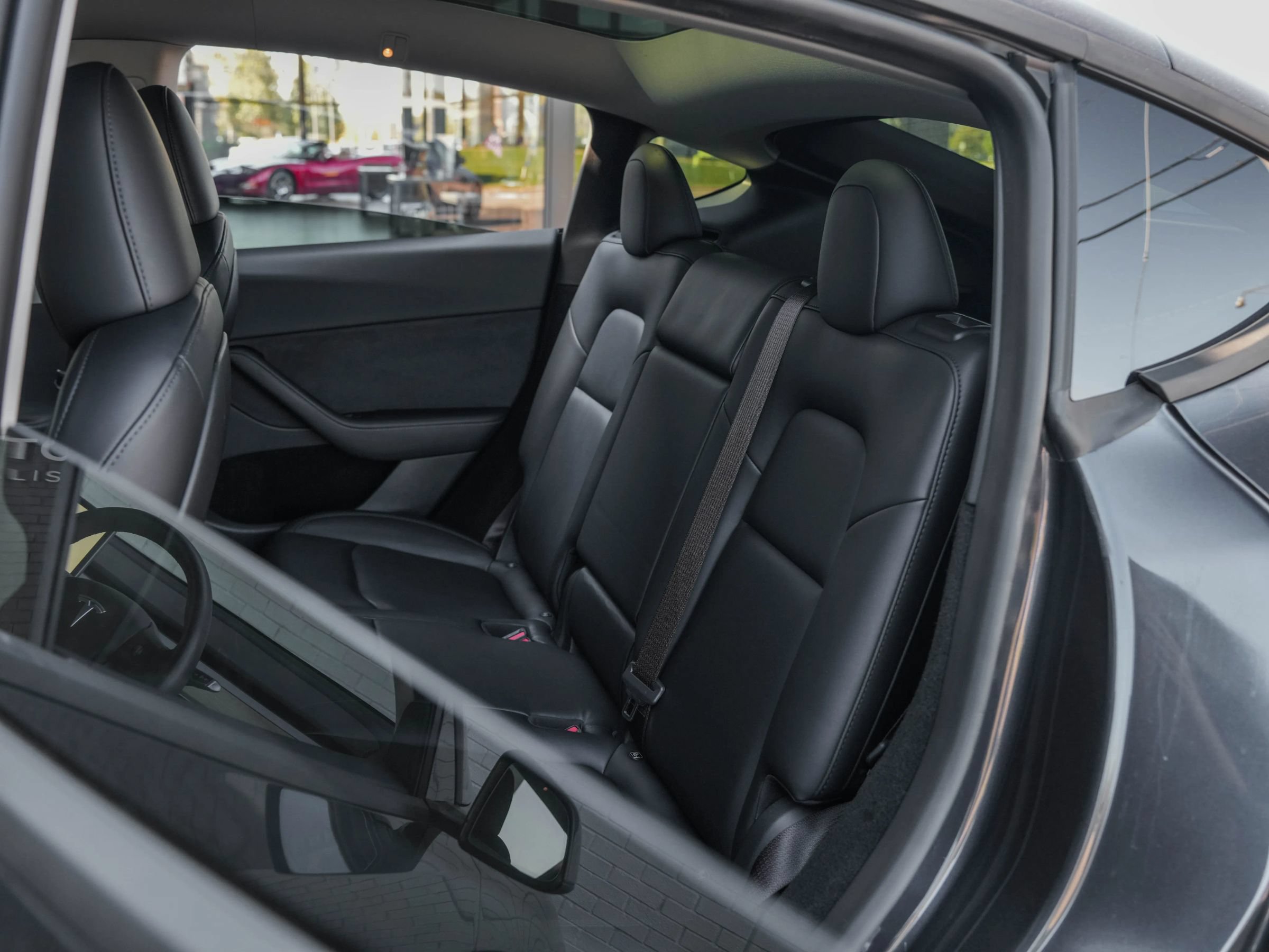 Used 2024 Tesla Model Y Long Range AWD/4WD image 29