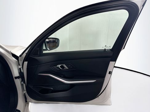 Used 2025 BMW 330i Sedan image 33