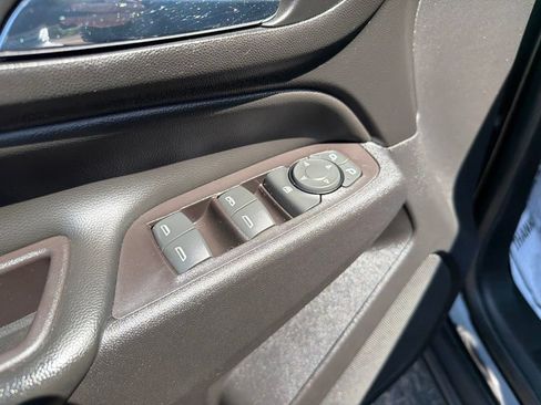 Used 2021 Chevrolet Equinox LT FWD image 14
