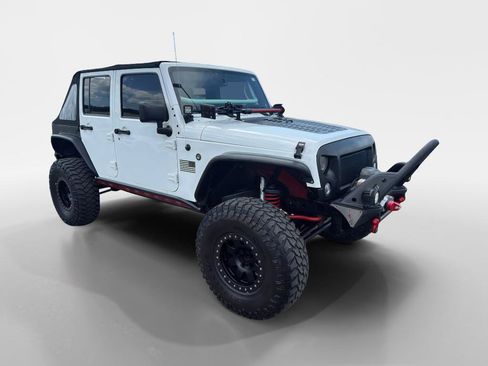 Used 2015 Jeep Wrangler Unlimited Sahara w/ Dual Top Group AWD/4WD image 7