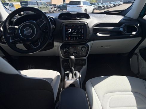 Used 2022 Jeep Renegade Latitude w/ Convenience Group AWD/4WD image 17