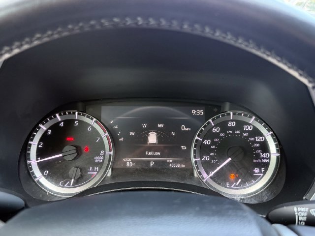 Used 2023 Toyota Highlander XLE AWD/4WD image 13