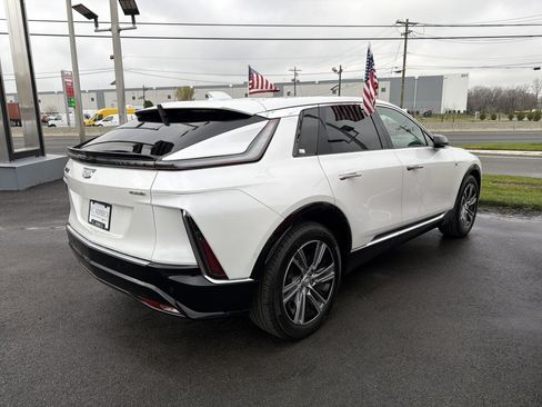 Used 2024 Cadillac Lyriq Luxury image 5