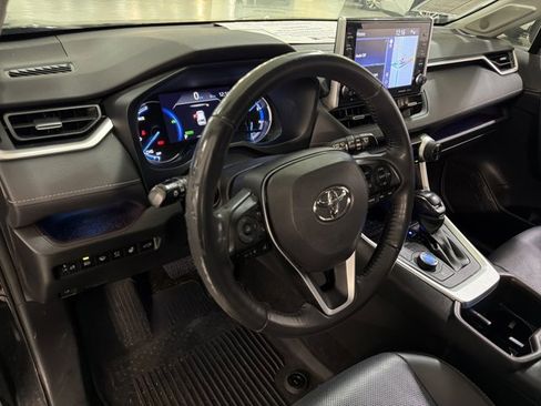 Used 2022 Toyota RAV4 Limited AWD/4WD image 9