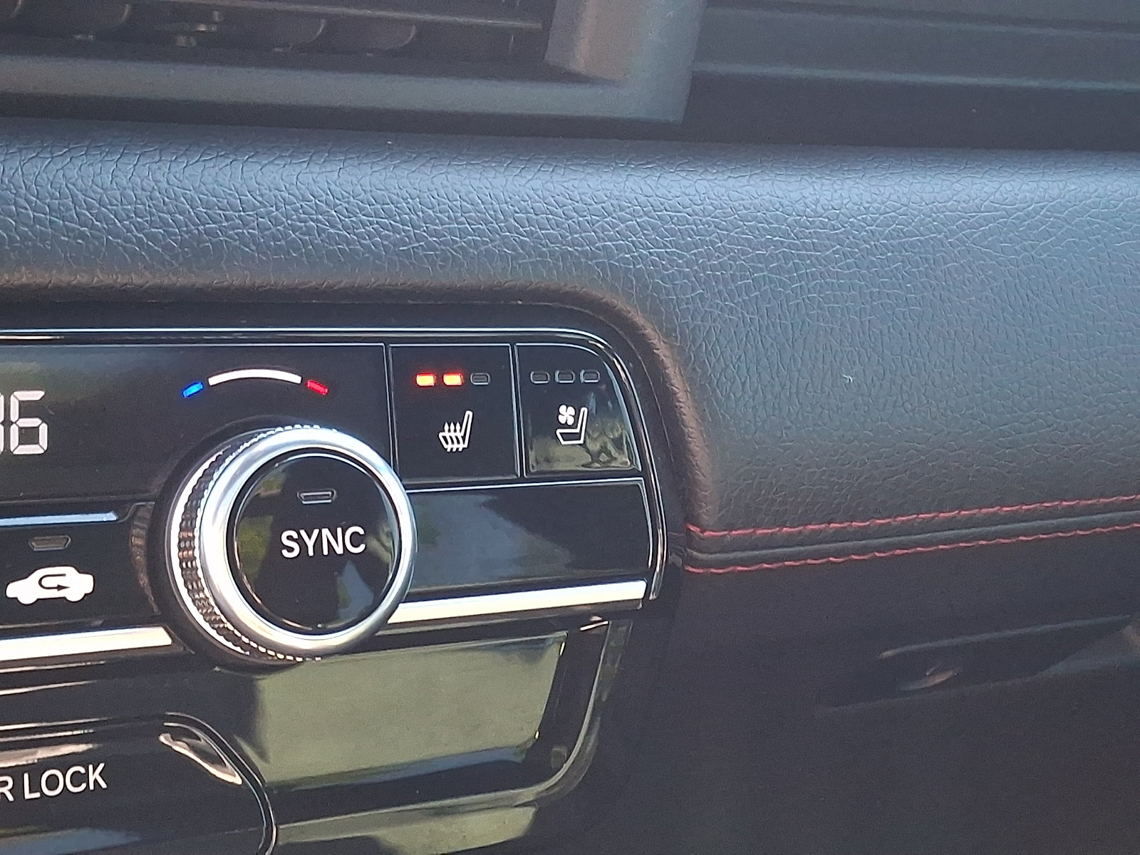 Used 2025 Honda Pilot Black Edition image 24
