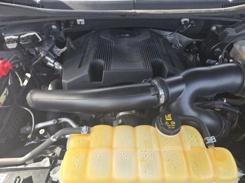 Used 2019 Ford F150 Lariat w/ Equipment Group 502A Luxury image 11