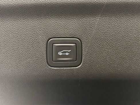 Used 2025 Cadillac Escalade ESV Sport w/ LPO, ONYX Package image 48