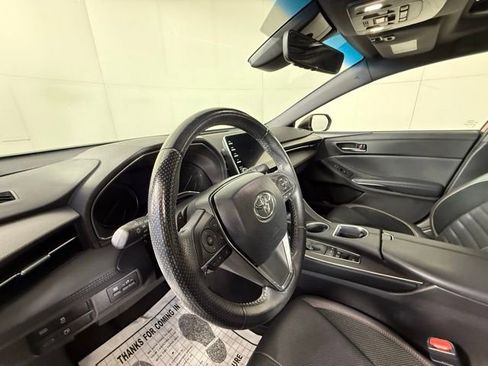 Used 2020 Toyota Avalon XSE image 6