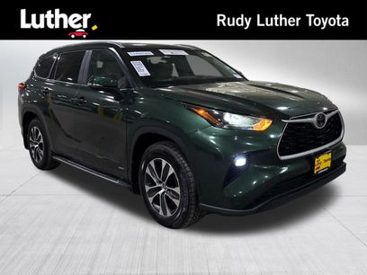 Used 2025 Toyota Highlander XLE