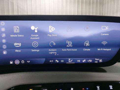 Used 2025 Buick Enclave Avenir w/ Super Cruise Package image 24