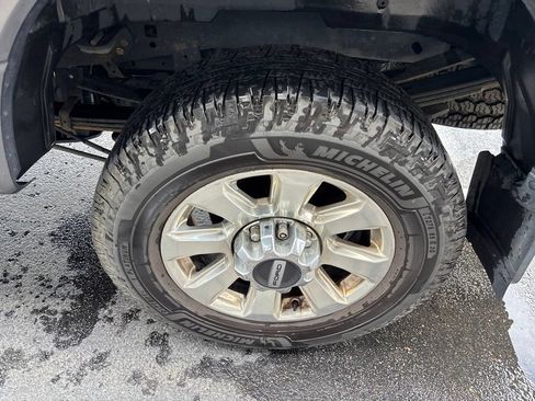 Used 2021 Ford F350 Platinum w/ FX4 Off-Road Package AWD/4WD image 7
