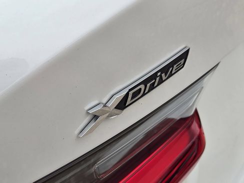 Used 2022 BMW 330i xDrive Sedan w/ M Sport Package AWD/4WD image 15