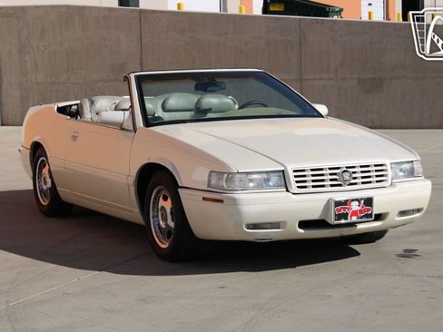 Used 2002 Cadillac Eldorado Touring w/ Preffered Equipment Group image 6