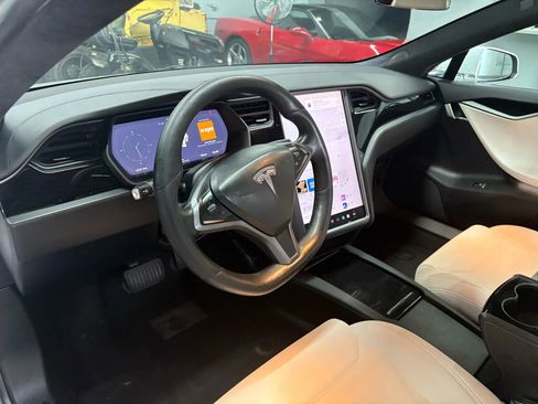 Used 2018 Tesla Model S 100D image 10