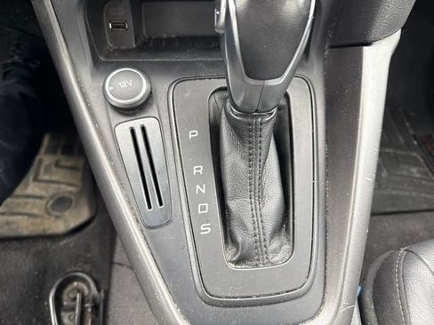 Used 2016 Ford Focus SE w/ Equipment Group 201A FWD image 16