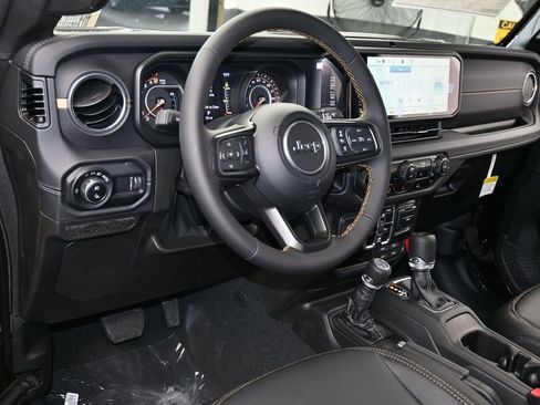 Used 2024 Jeep Gladiator Sport w/ Premium Package image 13