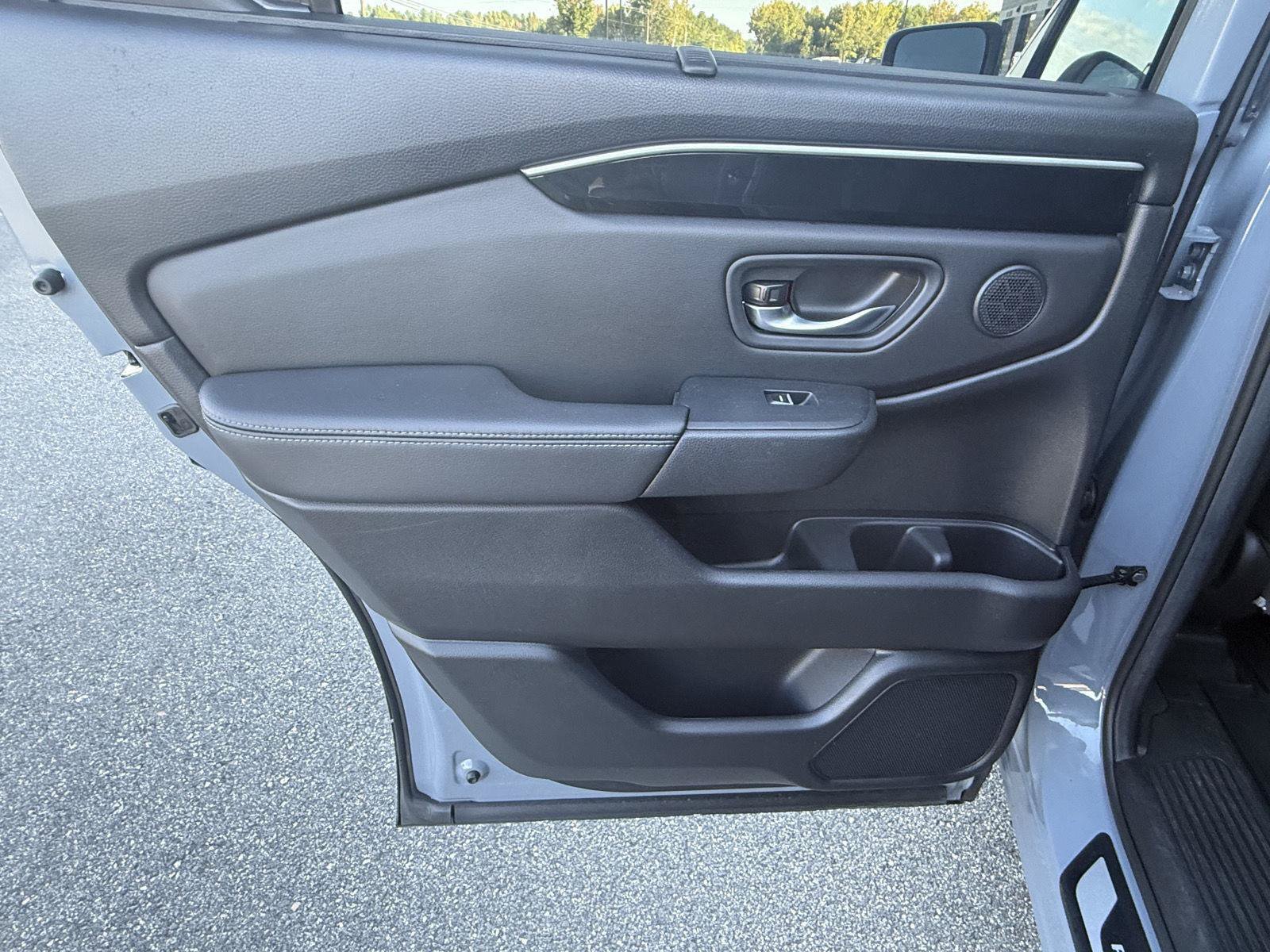 Used 2025 Honda Pilot Touring image 23