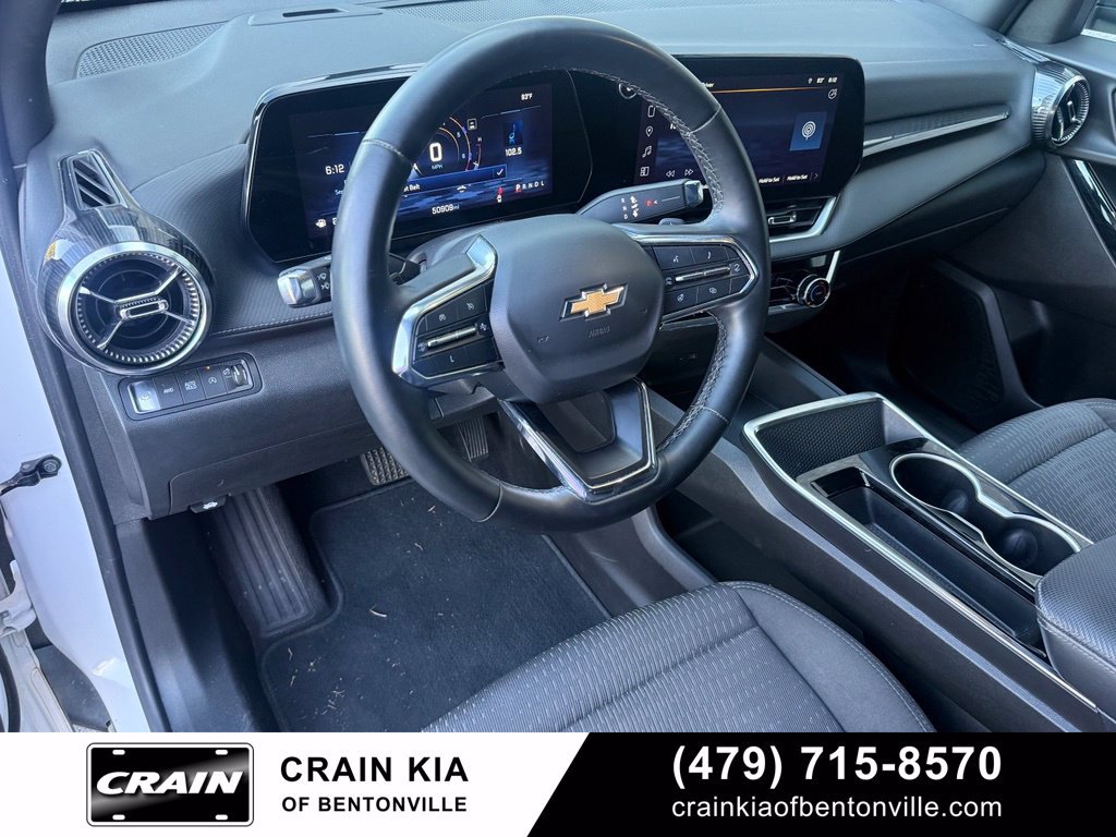 Used 2025 Chevrolet Equinox LT AWD/4WD image 9