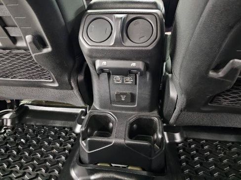 Used 2020 Jeep Wrangler Unlimited Rubicon AWD/4WD image 38