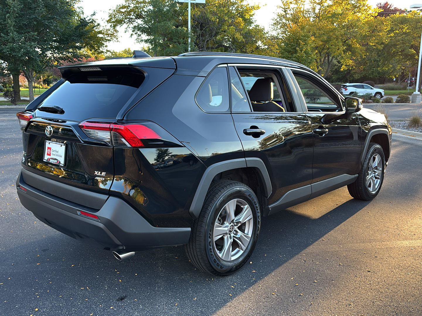Used 2025 Toyota RAV4 XLE AWD/4WD image 10