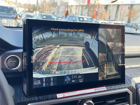 Used 2025 Toyota 4Runner TRD Off-Road image 14