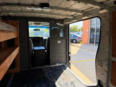 Used 2015 Nissan NV 2500 SV w/ Side & Curtain Airbag Package image 33