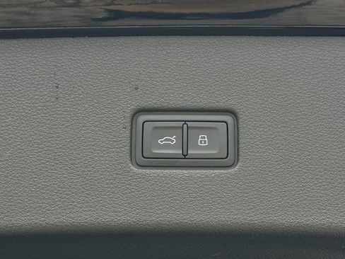 New 2025 Audi Q8 Premium Plus image 14