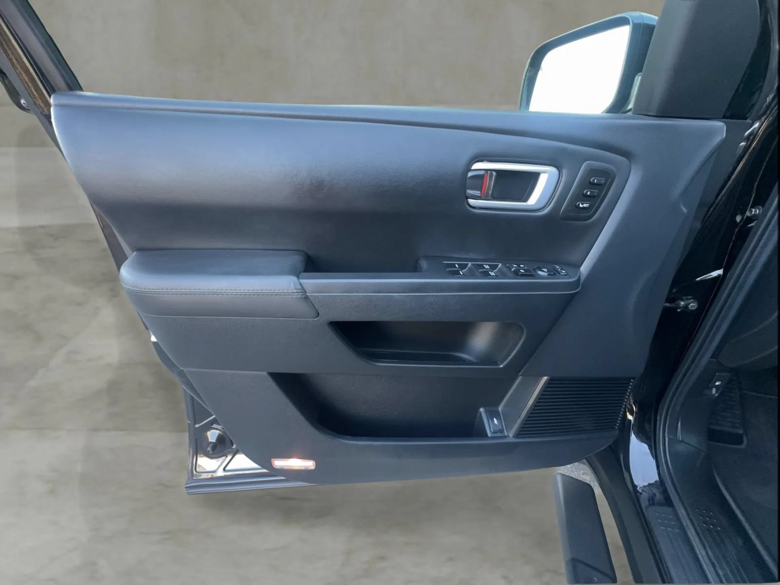 Used 2011 Honda Pilot Touring image 10