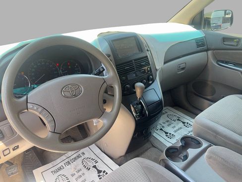 Used 2009 Toyota Sienna LE FWD image 14