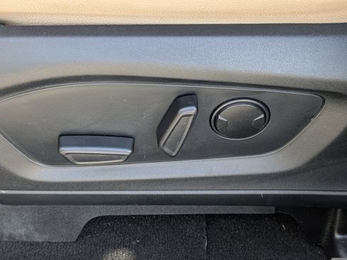 Used 2020 Ford Explorer XLT w/ Equipment Group 202A image 24