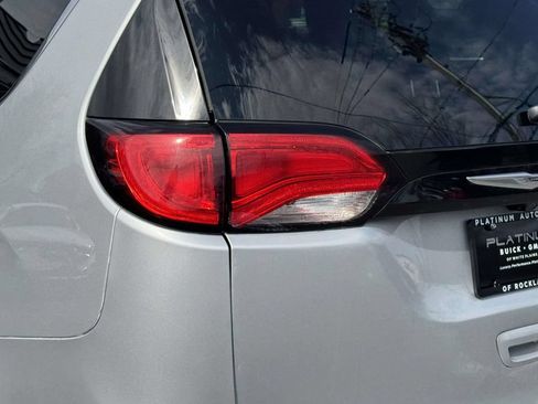 Used 2022 Chrysler Voyager LX FWD image 8