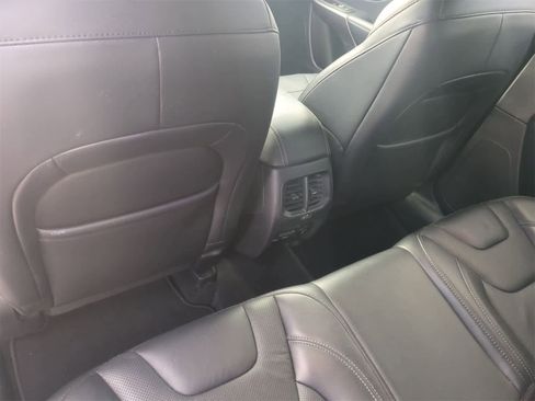 Used 2020 Jeep Cherokee Limited image 19