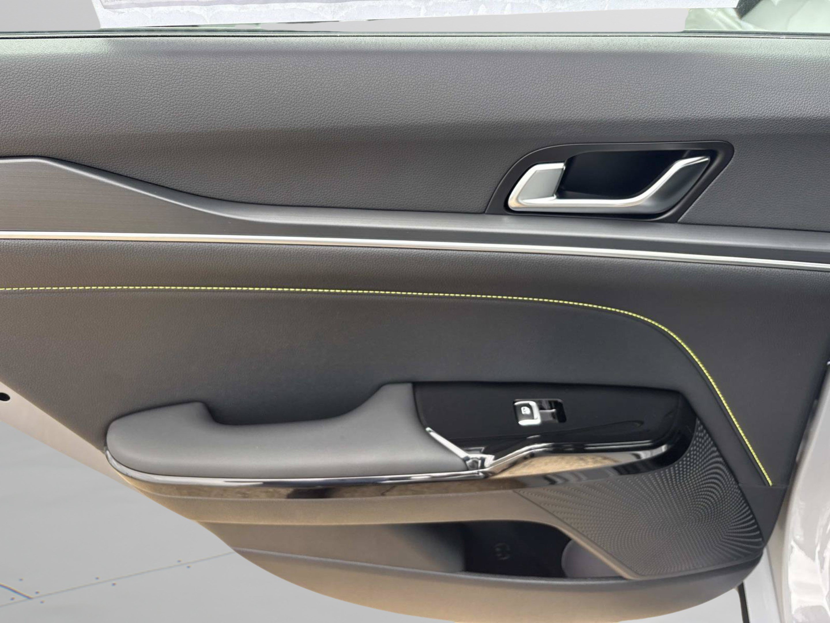 New 2027 Kia K5 GT w/ GT1 Package FWD image 14