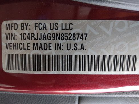 Used 2022 Jeep Grand Cherokee L Laredo image 33