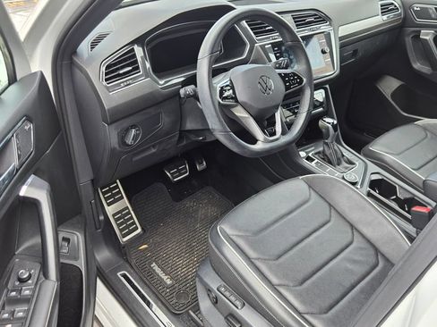 Certified 2023 Volkswagen Tiguan SEL R-Line AWD/4WD image 9
