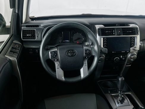 Used 2020 Toyota 4Runner SR5 Premium w/ Moonroof Package RWD image 17
