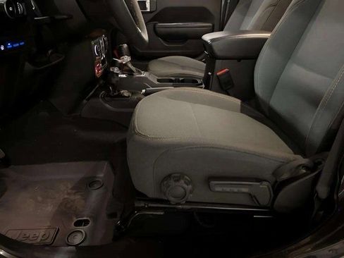 Used 2024 Jeep Wrangler Unlimited image 57