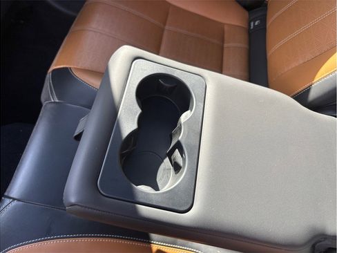 Used 2019 Land Rover Range Rover Velar R-Dynamic SE image 43