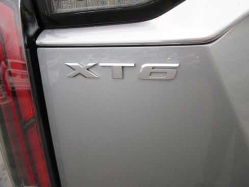 Used 2025 Cadillac XT6 Sport w/ Technology Package image 9