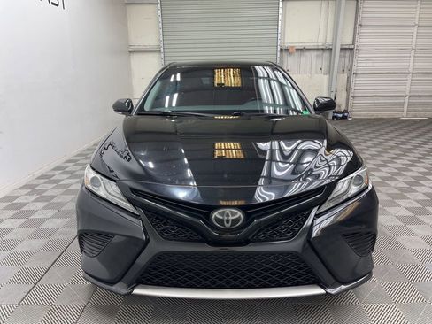 Used 2019 Toyota Camry XSE image 4