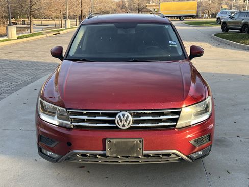 Used 2018 Volkswagen Tiguan SE w/ Panoramic Sunroof Package image 3