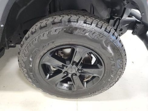 Used 2022 Jeep Wrangler Unlimited Sahara AWD/4WD image 37