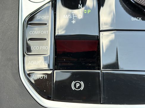 Used 2022 BMW X5 sDrive40i w/ Parking Assistance Package RWD image 9