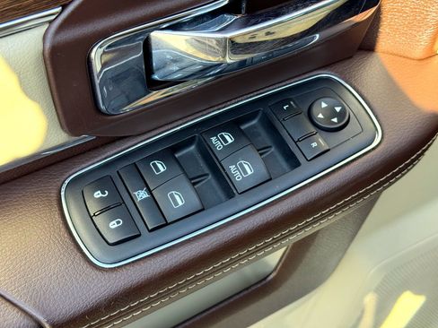 Used 2016 RAM 1500 Laramie w/ Convenience Group image 15