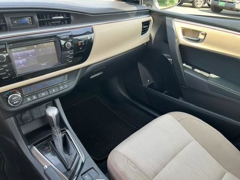 Used 2016 Toyota Corolla LE FWD image 6